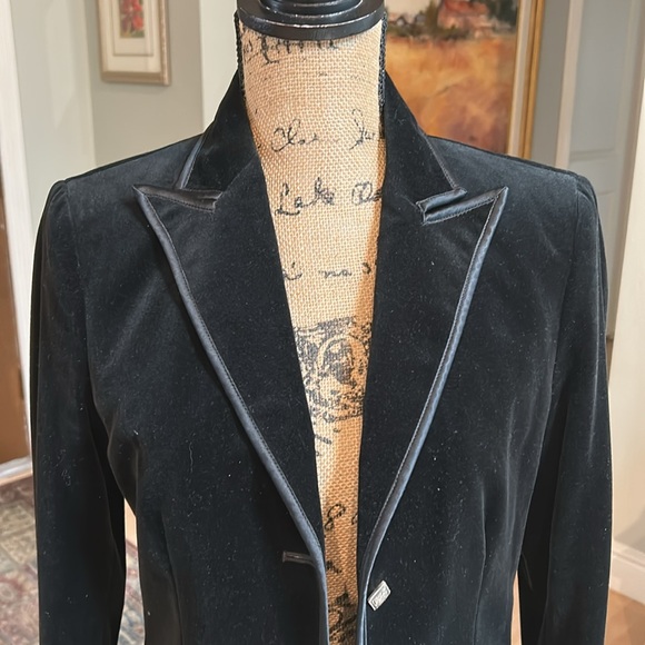 Ralph LaurenBlack Velvet Blazer, Size 4, Silver Buttons - Picture 2 of 10